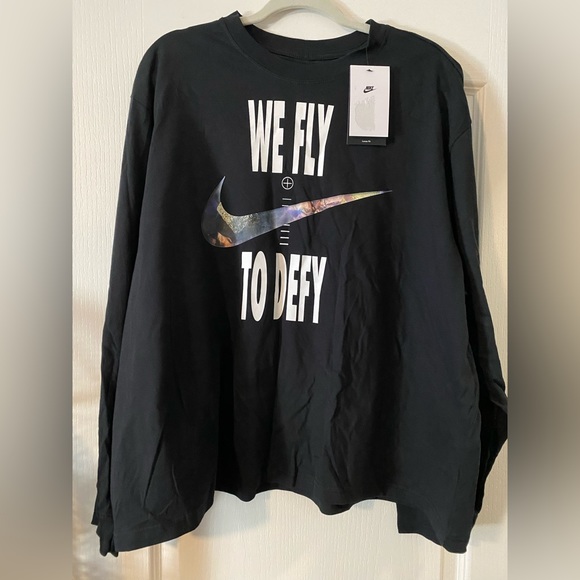 Nike “We fly to defy” long sleeve black XXL womens tee. NWT - Picture 1 of 4